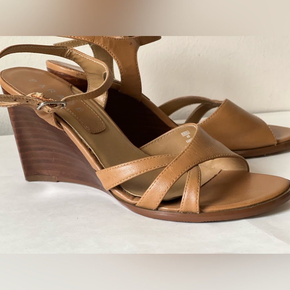 Women Ankle Strapped platform heels size 5.5